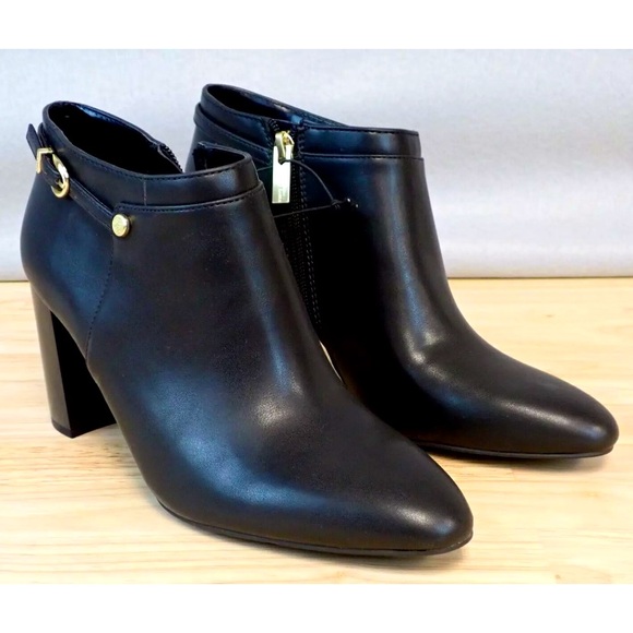 Vince Camuto Shoes - Vince Camuto COORIN Ankle Booties Chunky 3.5" Heels Black Gold Womens Size 8.5 M